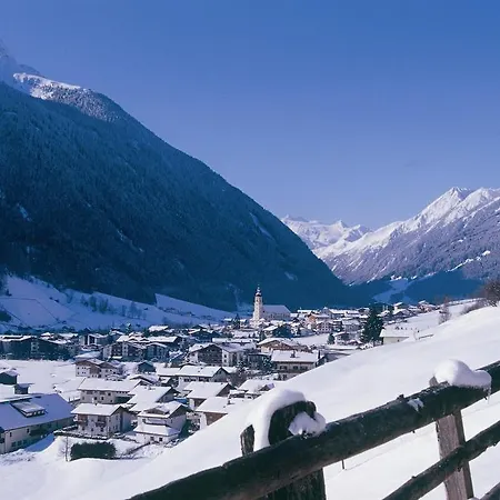 Sportpension Elisabeth Inkl Sommercard Stubai Super Card Gæstehus 3*